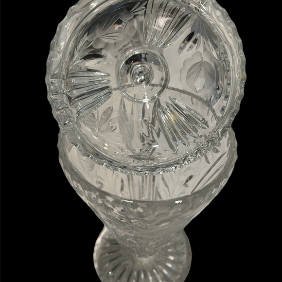 VINTAGE HEAVY CRYSTAL TALL CANDY DISH W/LID. - Picture 3 of 7